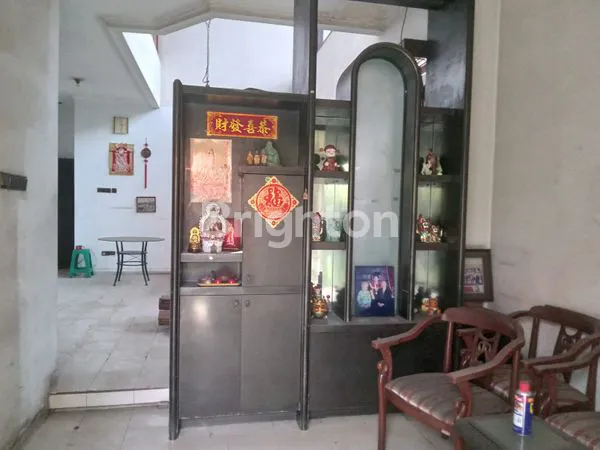 image RUMAH TUA 2 LANTAI HITUNG TANAH JARANG ADA (2)