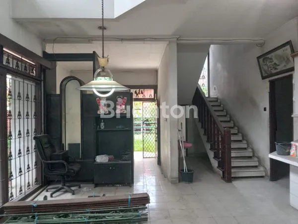 image RUMAH TUA 2 LANTAI HITUNG TANAH JARANG ADA (4)