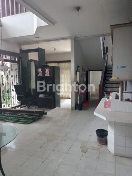 image RUMAH TUA 2 LANTAI HITUNG TANAH JARANG ADA (6)