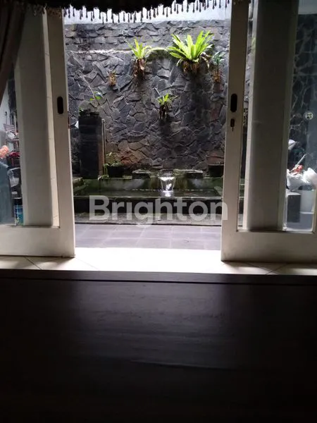 image RUMAH KOKOH 2 LANTAI DI TENGAH KOTA (6)