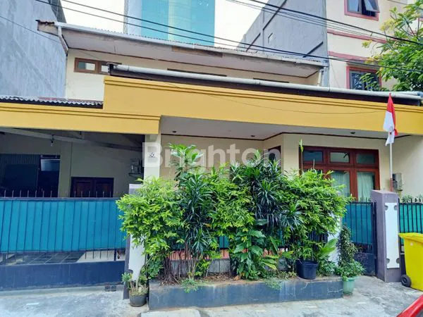 image RUMAH BESAR 2 LANTAI DAERAH AMAN NYAMAN SANGAT STRATEGIS DI JL SETIABUDI JAKARTA SELATAN (1)