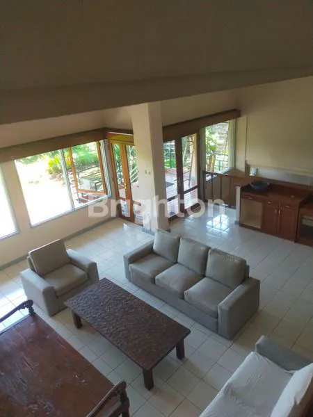 image JUAL / SEWA RUMAH ISTIMEWA EX CAFE DEKAT DENGAN SEKOLAH KUNTUM CEMERLANG DAN KOLAM RENANG CIPAKU BANDUNG (1)