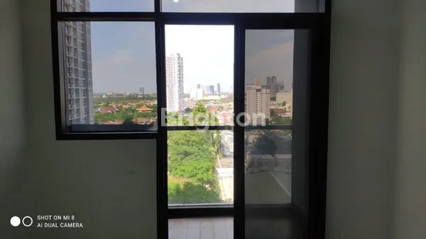 image VIEW SWIMMING POOL APARTEMEN VERTU MAYJEND SUNGKONO !! (2)