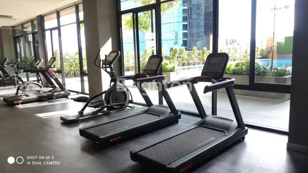 image VIEW SWIMMING POOL APARTEMEN VERTU MAYJEND SUNGKONO !! (5)