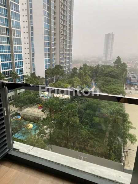 image VIEW SWIMMING POOL APARTEMEN VERTU MAYJEND SUNGKONO !! (8)