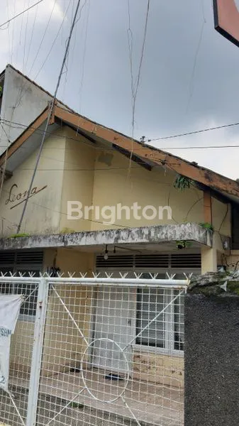 image RUMAH MODEL KLASIK DI DAERAH JL KAWI MALANG (1)