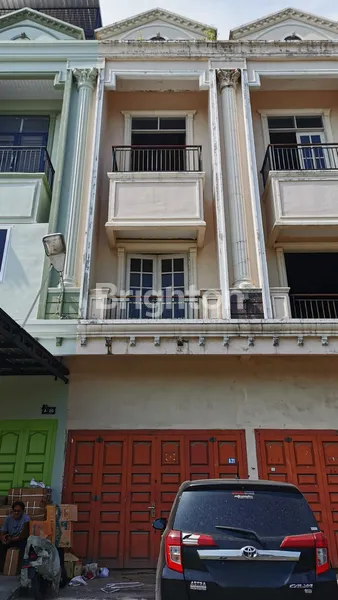 image RUKO PEKARANGAN LUAS HADAP KANAL (1)