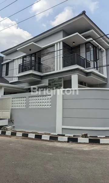 image RUMAH MINIMALIS 2 LANTAI (HOOK) MEDOKAN ASRI UTARA (2)