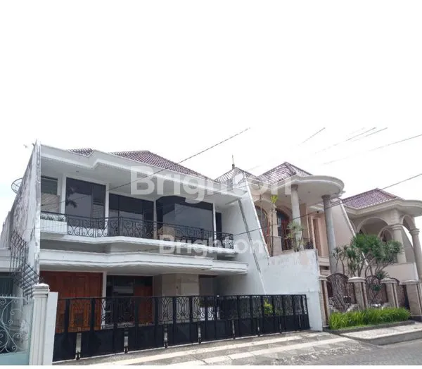 image RUMAH MEWAH 2LANTAI LUAS DEKAT IDJEN BAULEVARD MALANG (1)
