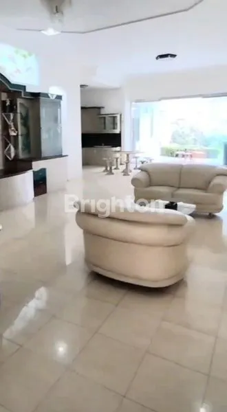 image RUMAH MEWAH 2LANTAI LUAS DEKAT IDJEN BAULEVARD MALANG (3)