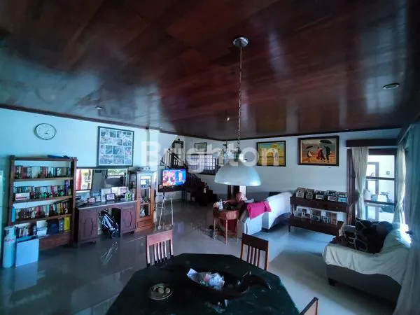 image RUMAH 2 LANTAI SEPERTI VILLA DI KUTA (8)