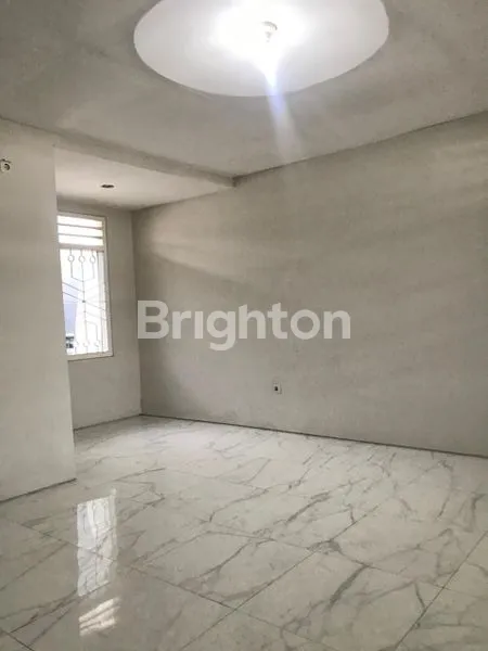 image RUMAH SIMO RUKUN TENGAH KOTA BARU RENOVASI 2 LANTAI DEKAT TOLL BANYU URIP (6)