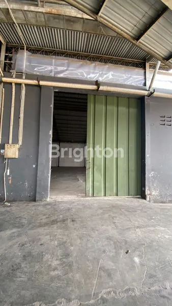 image GUDANG BAGUS SIAP PAKAI DALAM KAWASAN PERGUDANGAN DI SOEKARNO HATTA BANDUNG (4)