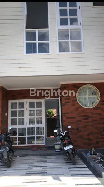 image RUMAH MINIMALIS 2 LANTAI  DI AREA PERUMAHAN DI JALAN GUNUNG SALAK (1)