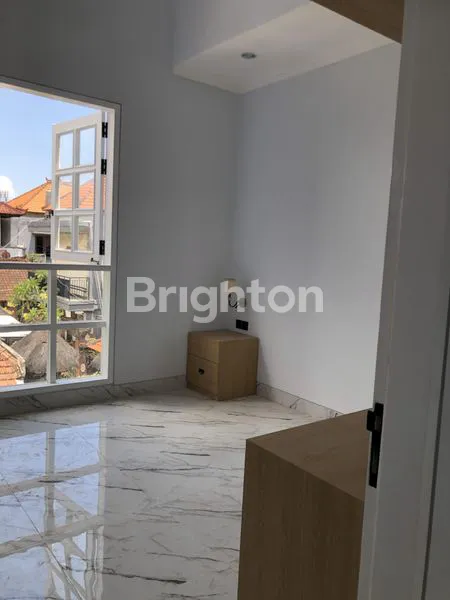 image RUMAH MINIMALIS 2 LANTAI  DI AREA PERUMAHAN DI JALAN GUNUNG SALAK (5)