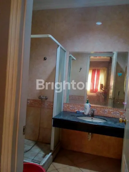 image RUMAH MEWAH 2 LANTAI DI RAFFLES HILLS CIBUBUR (5)