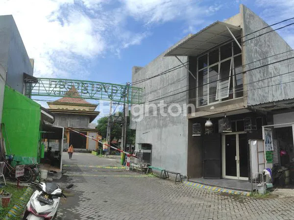 image BUKA BISNIS DISINI SAJA! RUKO DUA LANTAI LINGKUNGAN PADAT PENDUDUK. (3)