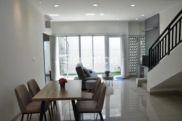 image RUMAH FURNISHED SIAP HUNI APIK DI KLASTER UNGGULAN DI SUMMARECON BANDUNG (6)