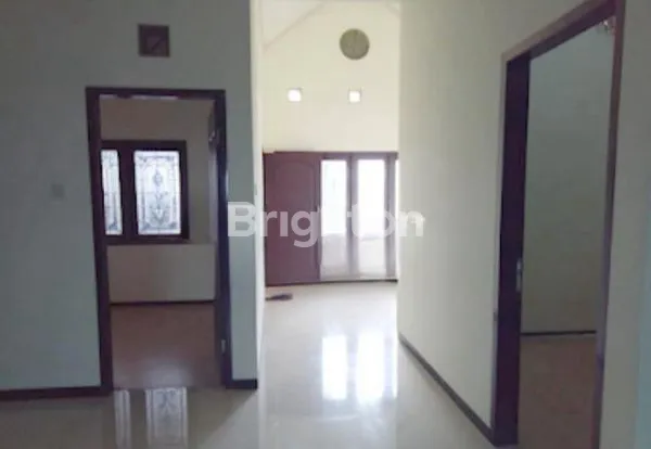 image RUMAH ARAYA LOKASI STRATEGIS DEKAT PLAZA (4)