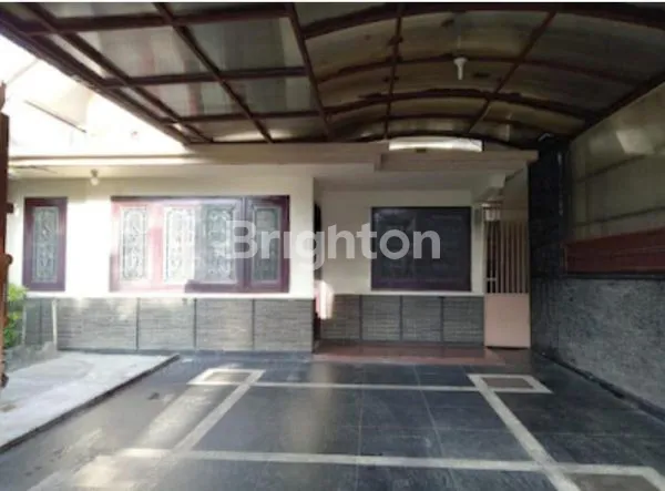 image RUMAH ARAYA LOKASI STRATEGIS DEKAT PLAZA (3)