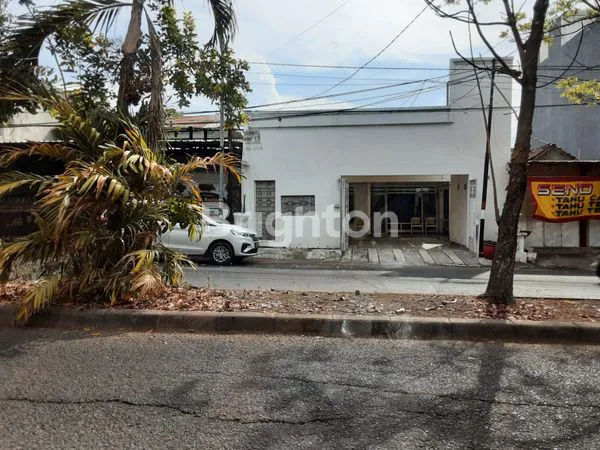 image RUMAH 2 LANTAI LOKASI STRATEGIS DARMO BARU BARAT (1)