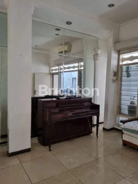 image RUMAH 2 LANTAI LOKASI STRATEGIS DARMO BARU BARAT (6)