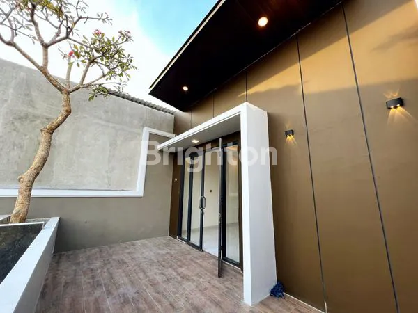 image RUMAH BARU 3LT DI RAYA DUKUH KUPANG TIMUR 1, SURABAYA BARAT (2)