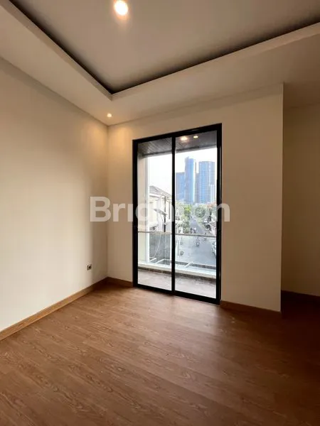 image RUMAH BARU 3LT DI RAYA DUKUH KUPANG TIMUR 1, SURABAYA BARAT (4)