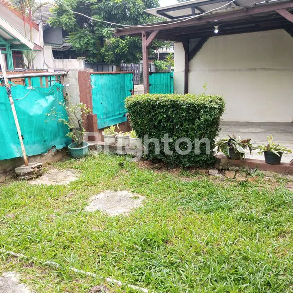 image RUMAH DIJUAL DENGAN HALAMAN LUAS DI TENGAH KOTA BOGOR (3)
