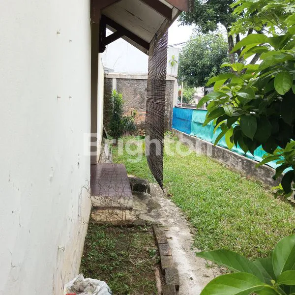 image RUMAH DIJUAL DENGAN HALAMAN LUAS DI TENGAH KOTA BOGOR (4)
