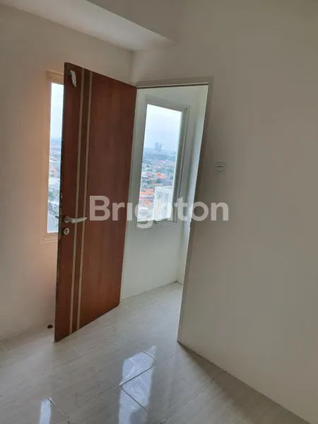 image APARTEMEN BARU GRESS, BELUM PERNAH DIHUNI- PUNCAK CBD MENGANTI (1)