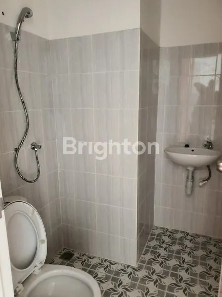 image APARTEMEN BARU GRESS, BELUM PERNAH DIHUNI- PUNCAK CBD MENGANTI (6)