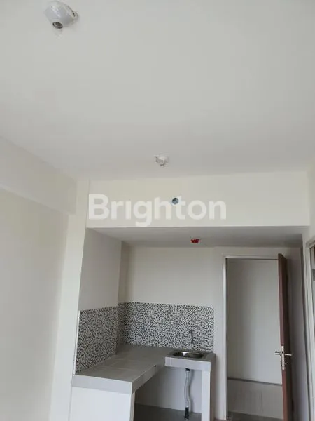 image APARTEMEN BARU GRESS, BELUM PERNAH DIHUNI- PUNCAK CBD MENGANTI (7)