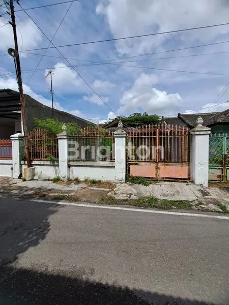 TANAH BONUS RUMAH PADAT PENDUDUK LINGKUNGAN NYAMAN DI PERUMAHAN MOJOSONGO SOLO