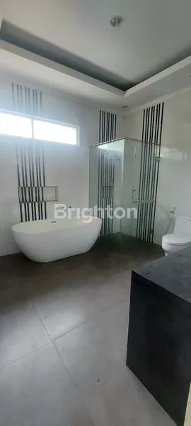 image RUMAH MEWAH 2 LANTAI DIHOOK DISENTUL CITY (8)