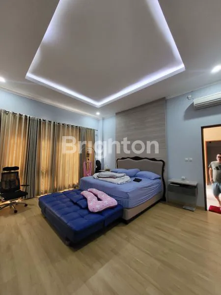 image RUMAH MEWAH HOEK DI PERMATA LIPPO KARAWACI TANGERANG (6)
