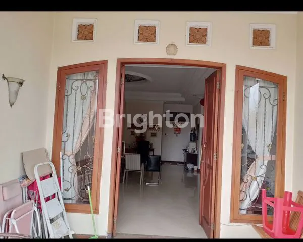 image JUAL CEPAT RUMAH MEWAH 2 LANTAI  KAWASAN ELLITE GRIYA INDAH BANTUL YOGYA  4 MOBIL (2)