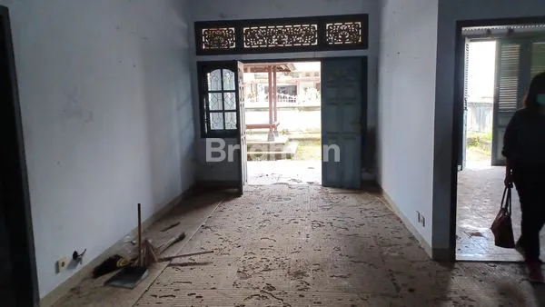 image RUMAH TUA STYLE BALI KONDISI APA ADANYA DENPASAR TIMUR  (2)