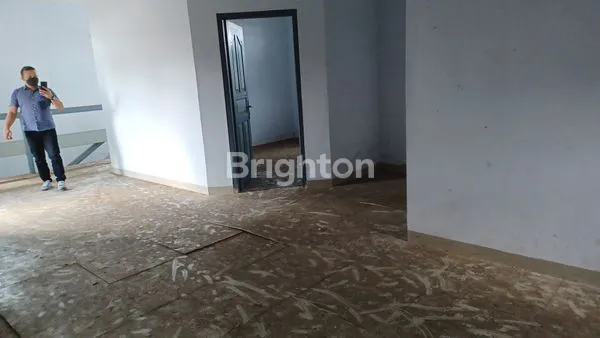 image RUMAH TUA STYLE BALI KONDISI APA ADANYA DENPASAR TIMUR  (3)