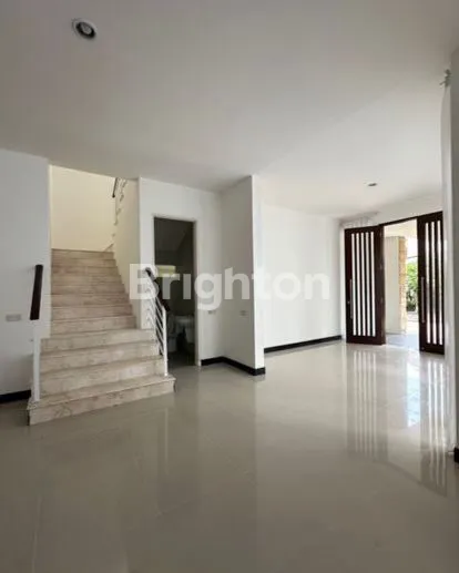 image RUMAH DI ROYAL RESIDENCE CROWN HILL (5)