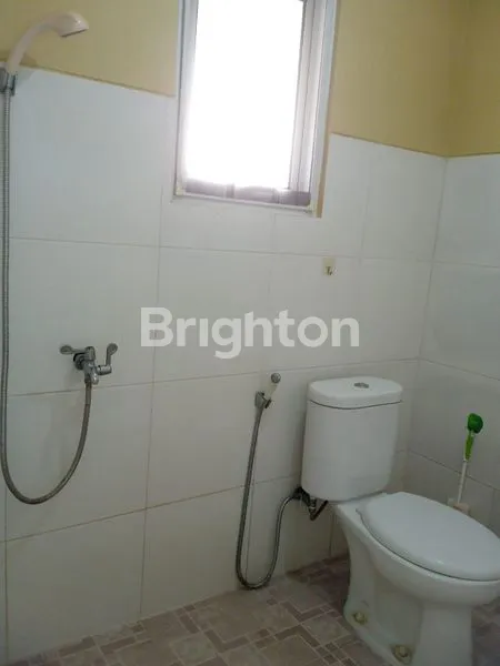 image RUMAH 3 LT SIAP HUNI DI TAMAN UBUD LIPPO KARAWACI TANGERANG (8)