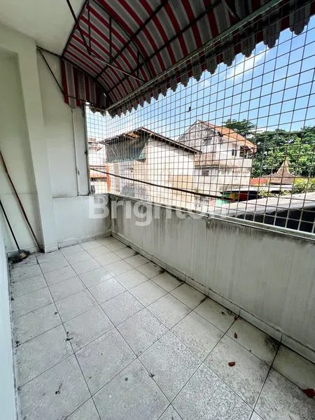 image RUMAH 3 LANTAI LOKASI STRATEGIS DI DAERAH SERSAN WAHAB, SEKIP PALEMBANG (6)