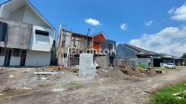 image RUMAH MOJOPAHIT BELAKANG TRANSMART DIBAWAH 1M BARU GRESS!! (2)