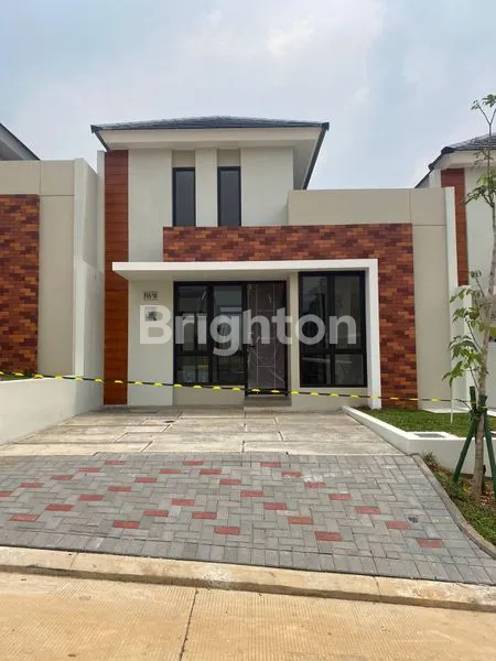 image RUMAH CANTIK DALAM CLUSTER NUANSA RESORT DAN VIEW PEGUNUNGAN DI SENTUL BOGOR (1)