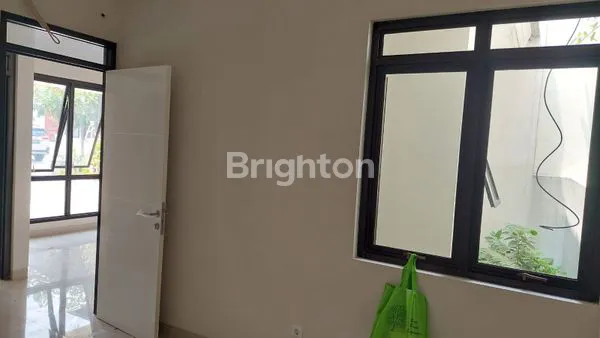 image RUMAH CANTIK DALAM CLUSTER NUANSA RESORT DAN VIEW PEGUNUNGAN DI SENTUL BOGOR (4)