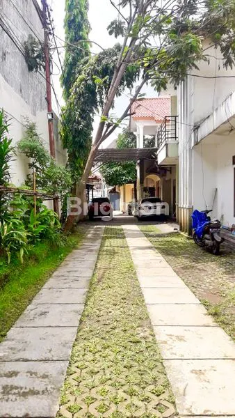 image HITUNG TANAH! LUAS 1200M2 ADA 4 RUMAH, 3 RUKO KAWASAN STRATEGIS, CILANDAK, JAKARTA SELATAN. BELAKANG CILANDAK TOWN SQUARE (2)