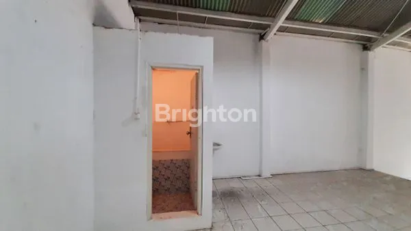 image GUDANG SIAP PAKAI AREA KENJERAN, ROW JALAN AKSES TRUK ENGKEL, ADA OFFICE 1.5 LANTAI, BEBAS BANJIR, IMB GUDANG DEKAT KE MERR PAKUWON CITY MULYOSARI KEDUNG COWEK KAPAS KRAMPUNG (2)