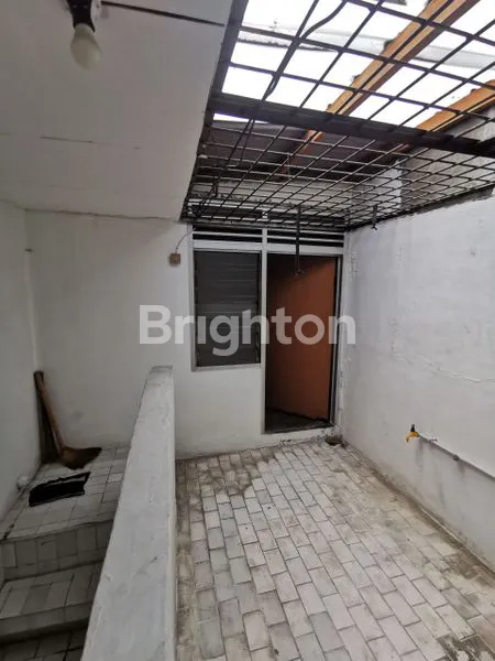 image TANJUNG DUREN JALAN MANGGIS LEBAR 5 , TINGKAT 1.5 LT ROW 1 MOBIL PAS (KARENA BANYAK POHON JADI TIDAK BS MASUK MOBIL) NEGO SAMPAI JADI (5)