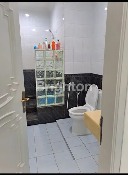 image RUMAH PADEMANGAN LUAS 9X18 SHM JALAN LEBAR JAKARTA UTARA (5)