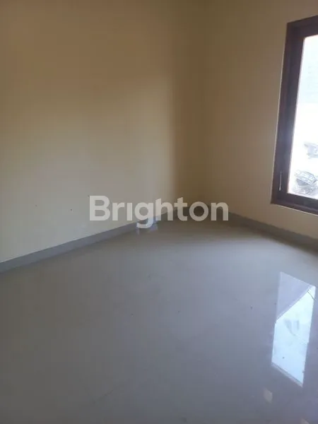 image RUMAH MINIMALIS DEKAT BAYPAS DHARMAGIRI GIANYAR (8)